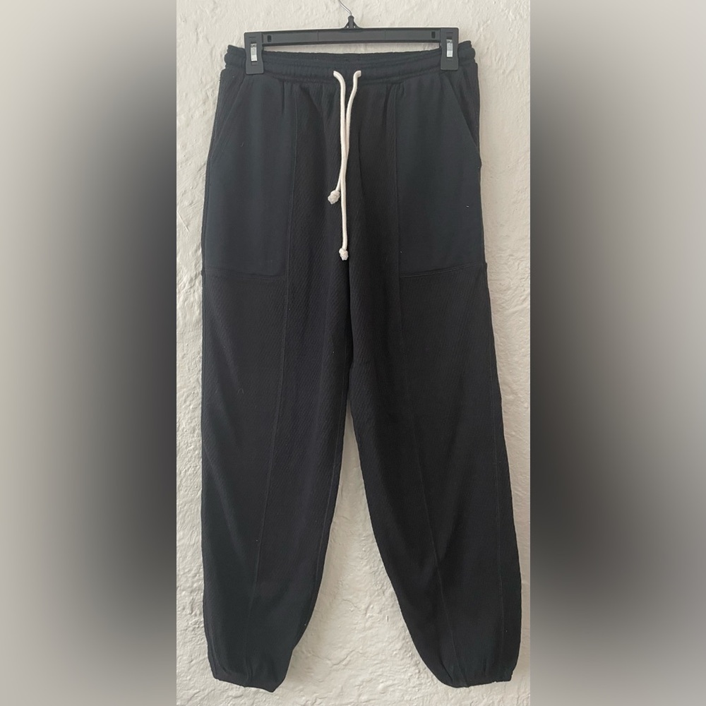 aerie Black Waffle Knit Jogger Style Women’s Sweatpants; Size XS